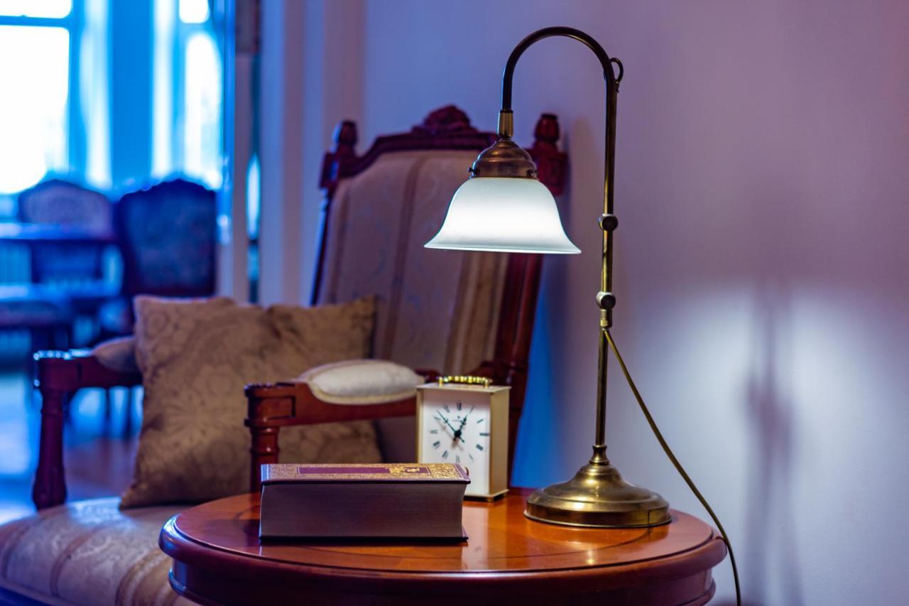 Classic Style Apartment In The Center Of Riga Exteriör bild
