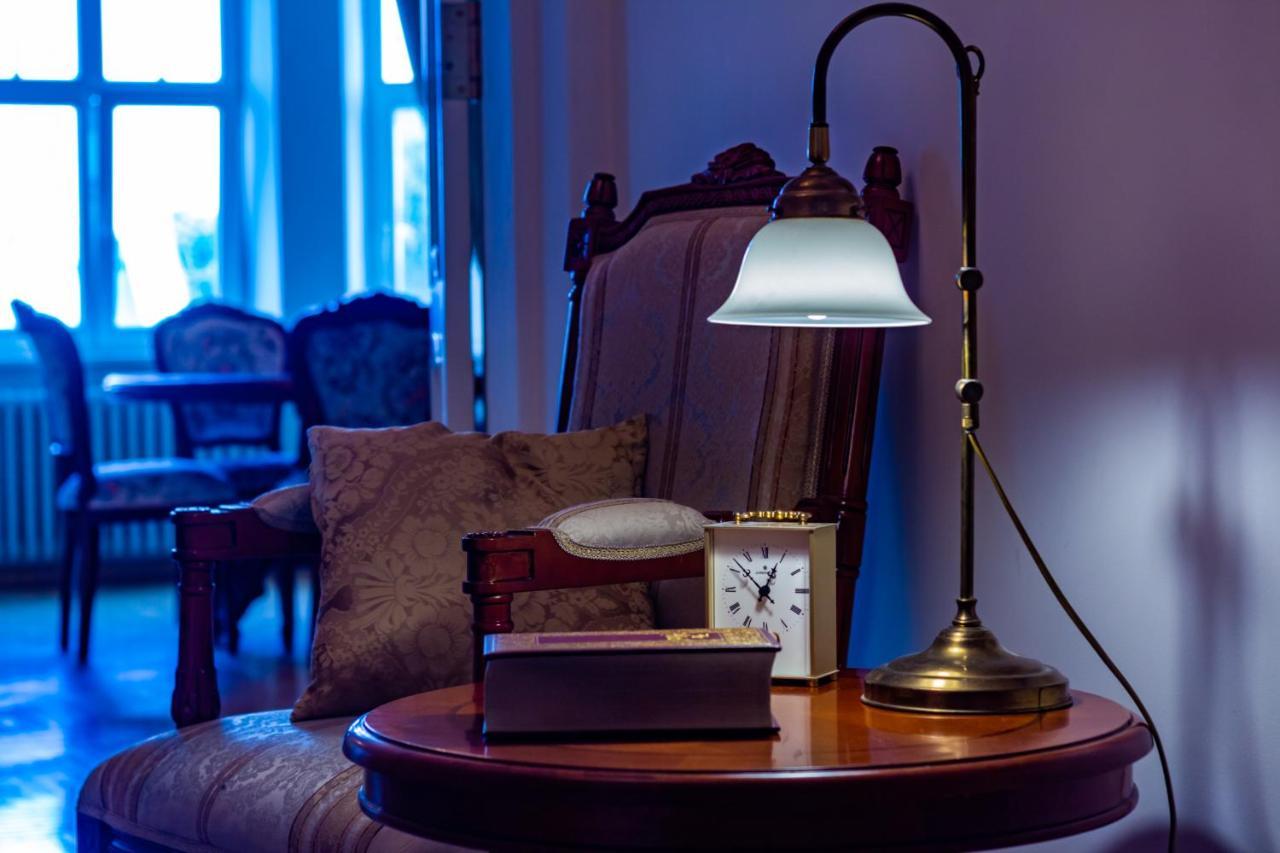 Classic Style Apartment In The Center Of Riga Exteriör bild