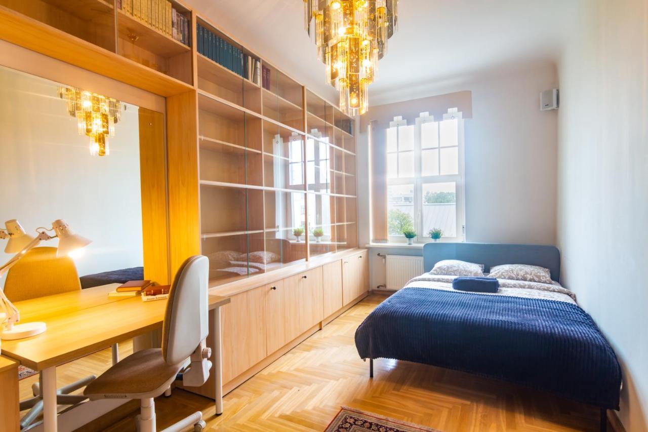 Classic Style Apartment In The Center Of Riga Exteriör bild