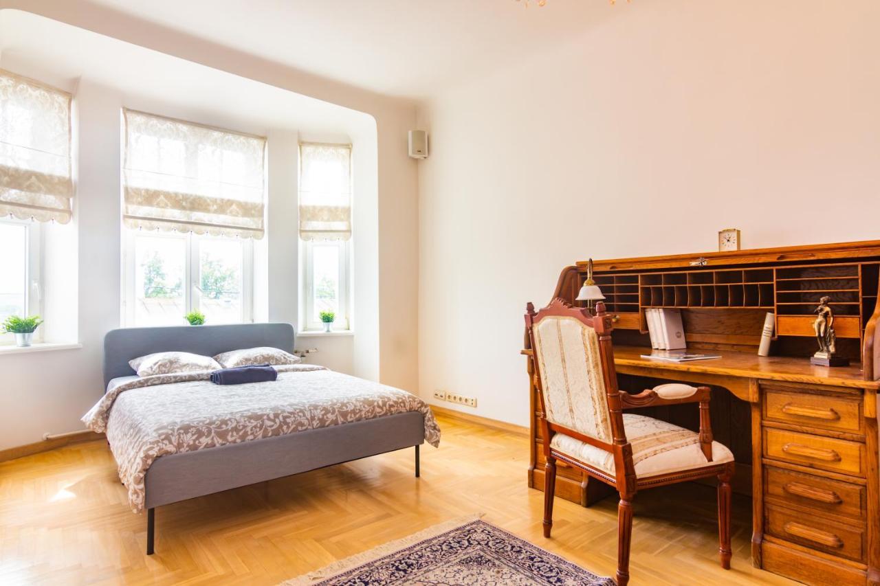 Classic Style Apartment In The Center Of Riga Exteriör bild